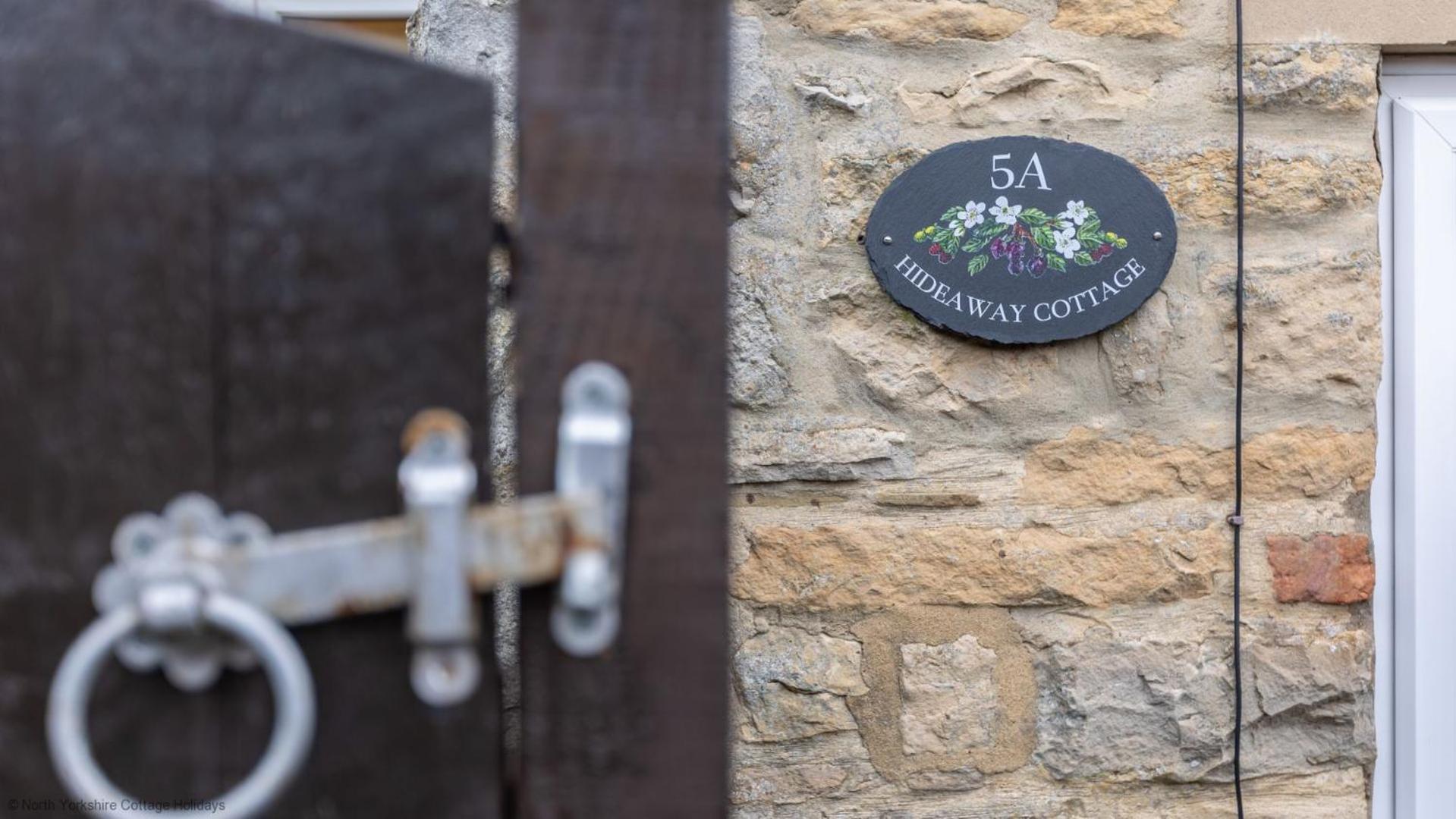 Picturesque Stone Cottage In The Heart Of North Yorkshire Village - Hideaway Cottage 외부 사진